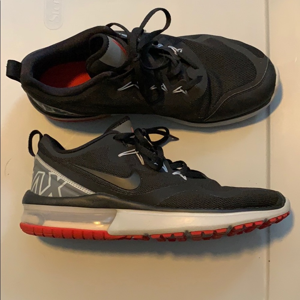 Men’s Nike AirMax Sneakers size 8.5 EUC